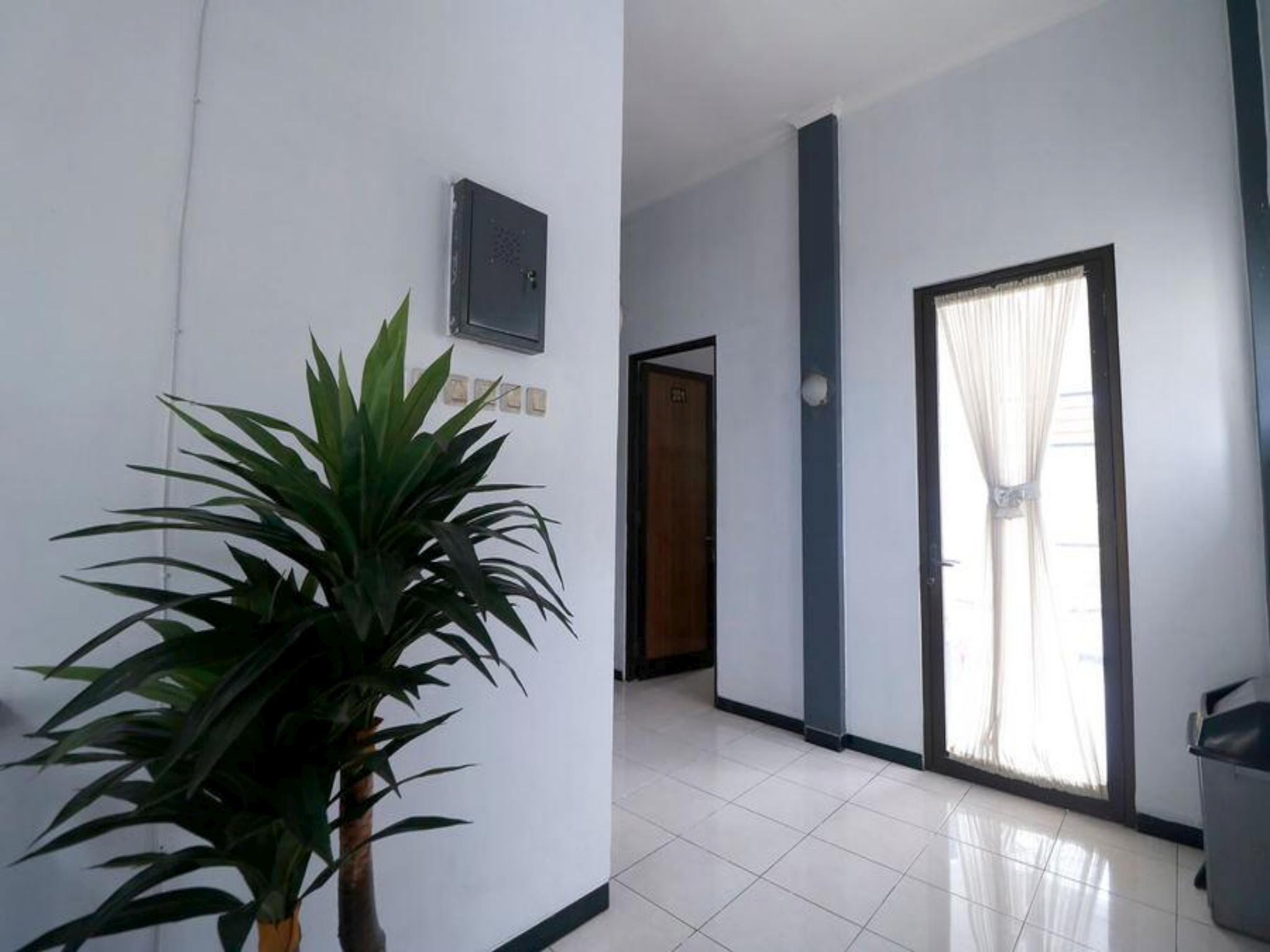 Hotel Reddoorz Plus Near Undip Tembalang Semarang Zewnętrze zdjęcie