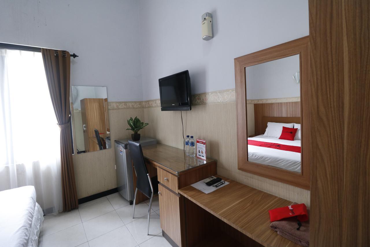 Hotel Reddoorz Plus Near Undip Tembalang Semarang Zewnętrze zdjęcie